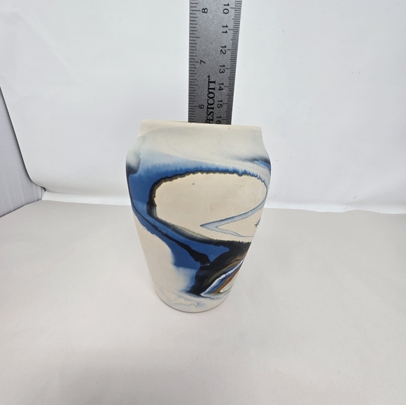 Nemadji Pottery Vase Vintage 6 Inch Tall Handmade Southwestern Look Art Swirls - Picture 6 of 9